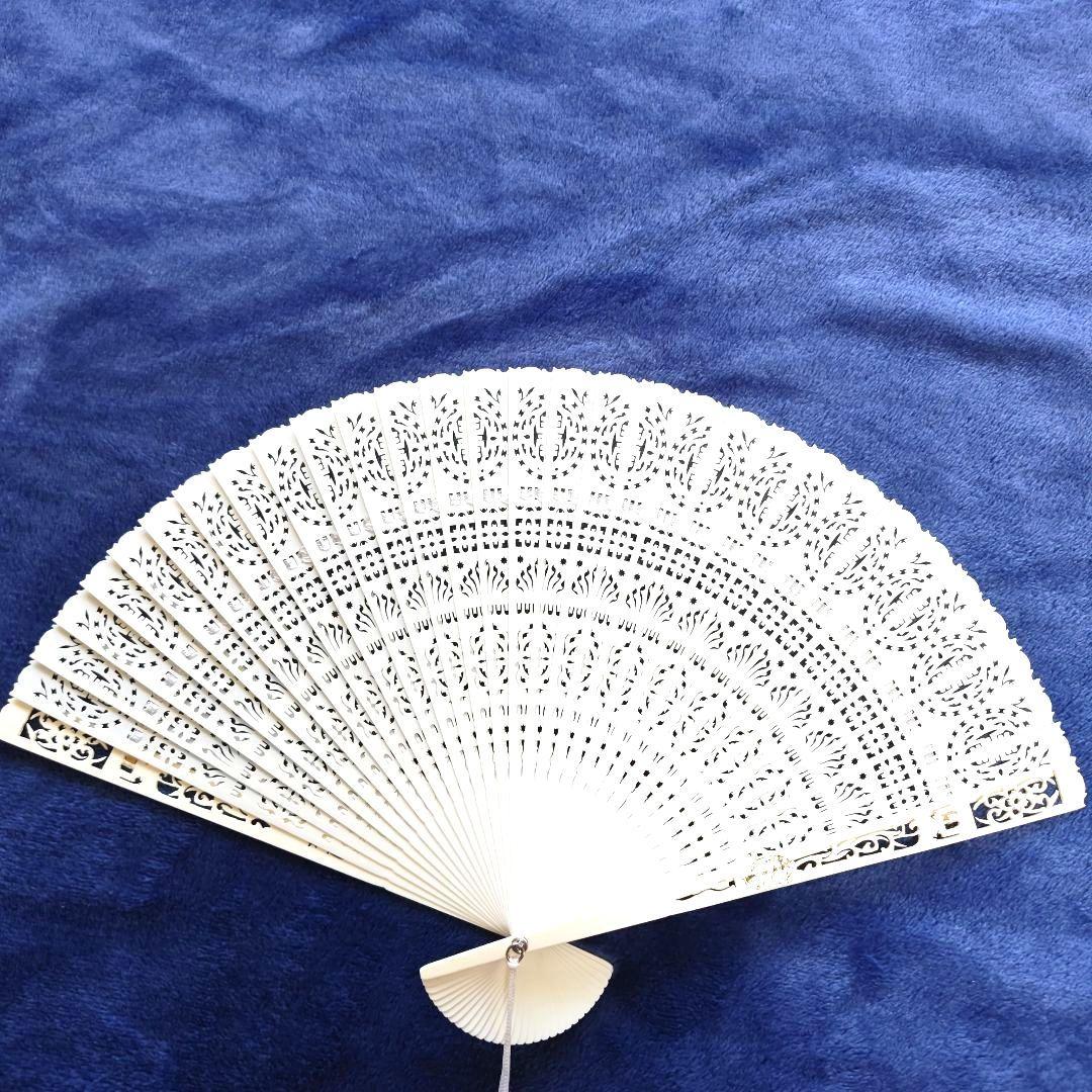 透かし彫り扇子