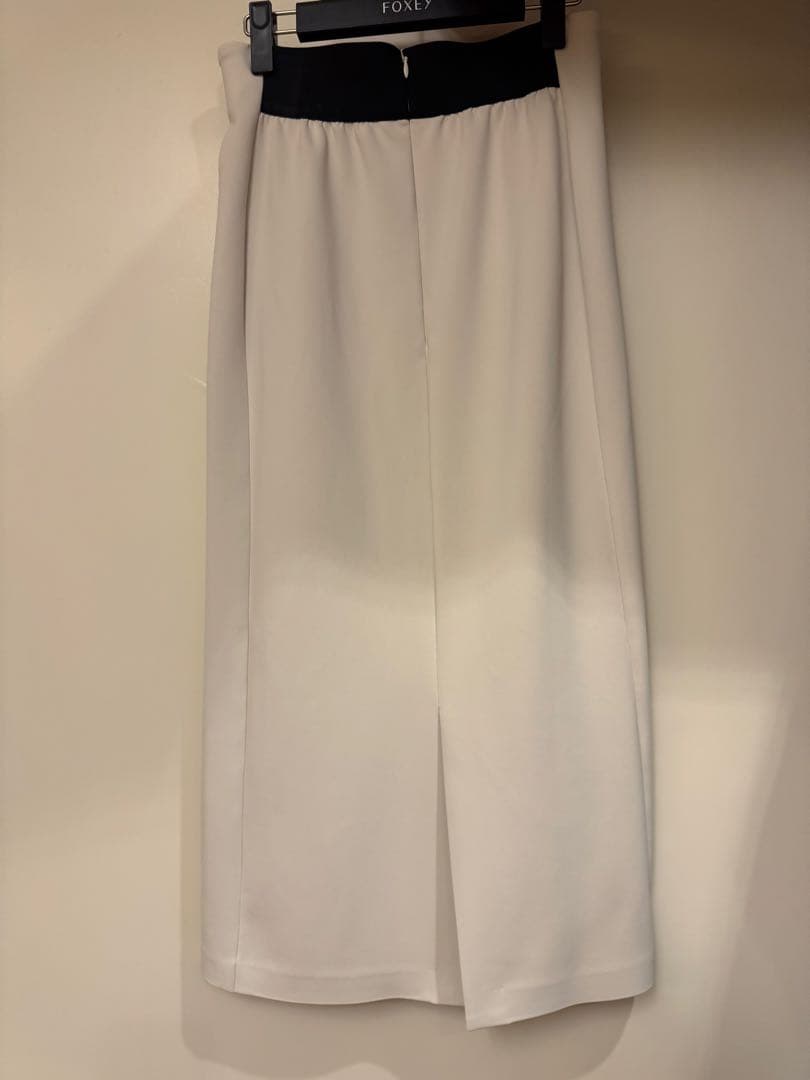 アクア✴︎アドーア　ADORE フルダルダンボールスカート