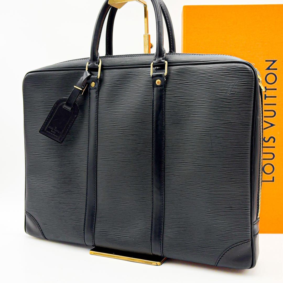 定価20万★極美品★ルイヴィトン エピ ポルトドキュマン ヴォワヤージュ 黒