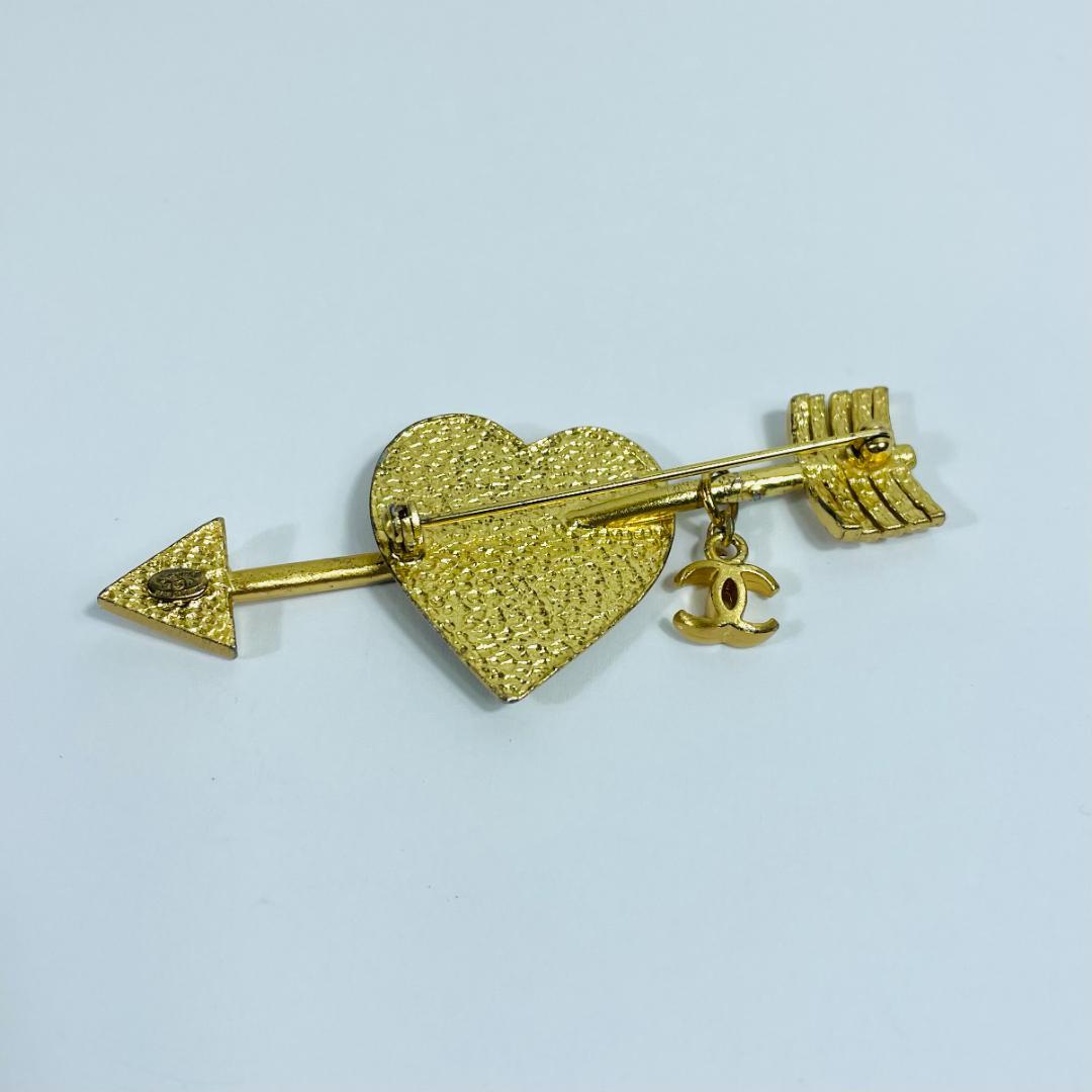 シャネル ブローチ ハートアロー メッキ MBZ322
