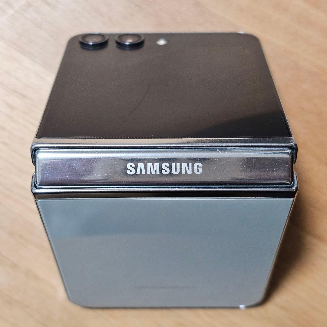 韓国版 Galaxy Z Flip5 512GB ミント SIMフリー ケース付