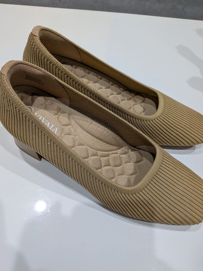 【極美品】VIVAIA ベージュ パンプス