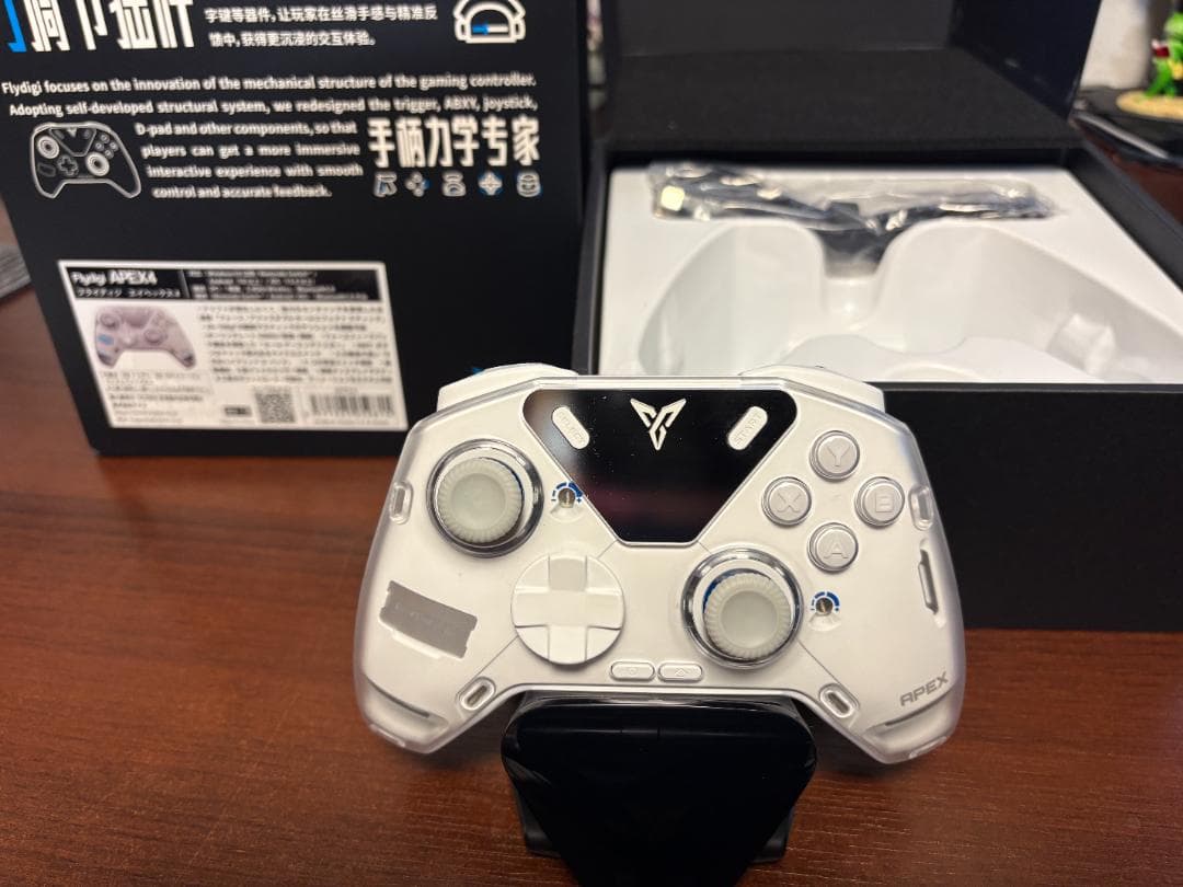 Flydigi APEX4、充電ドック