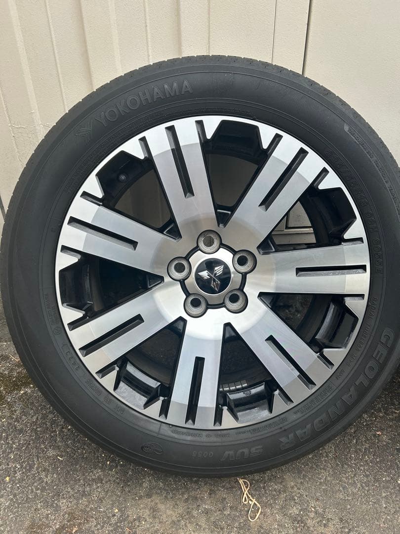 三菱デリカd5 純正タイヤホイール18インチ　4本セット