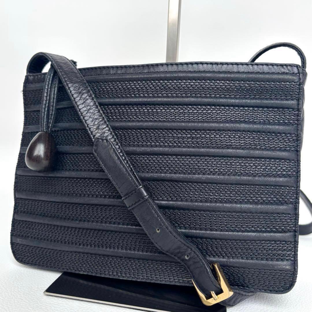 【中古】ロエベ ショルダーバッグ オールレザー ビンテージ ブラック