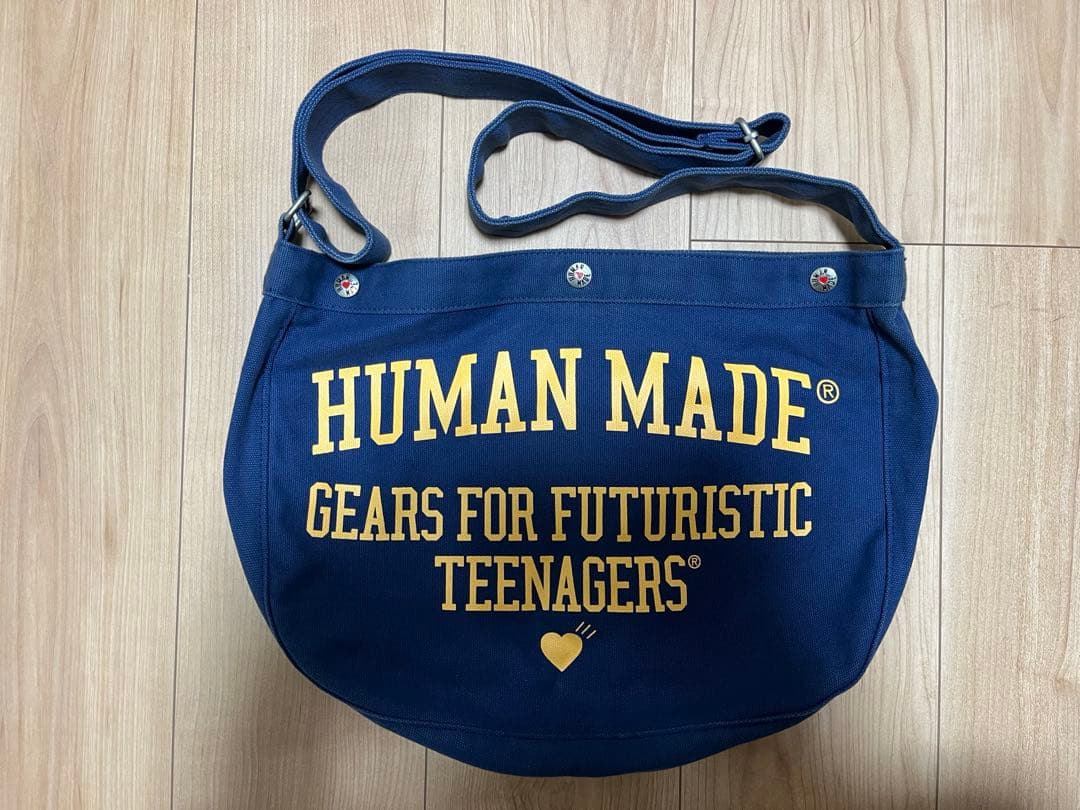 HUMAN MADE メッセンジャーバッグ