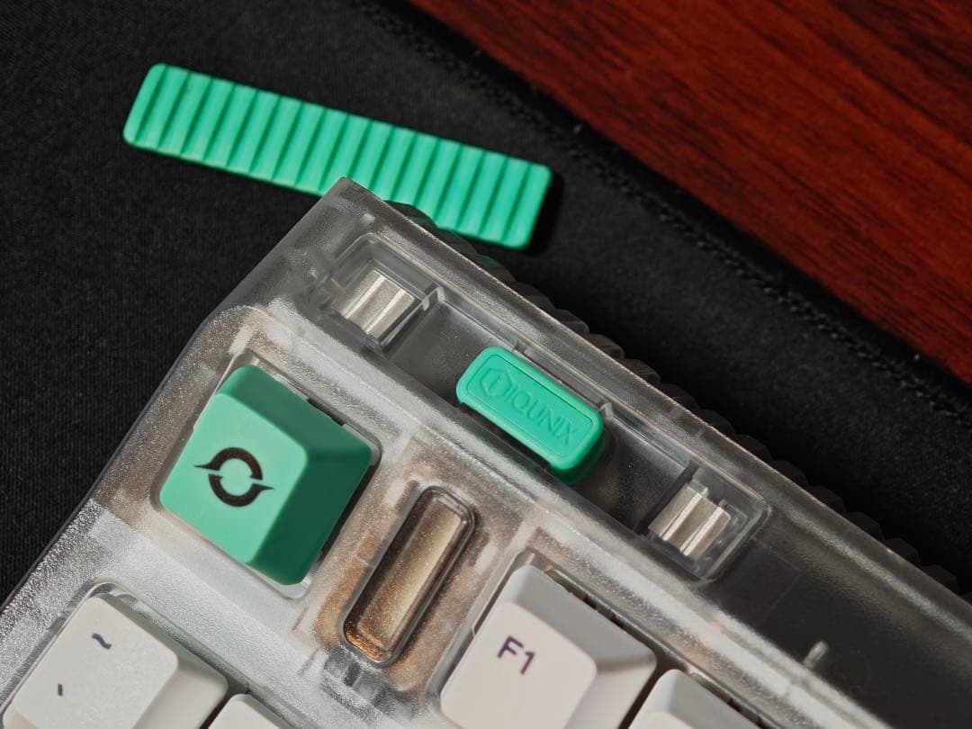 iQunix OG80 USB-C メカニカルキーボード