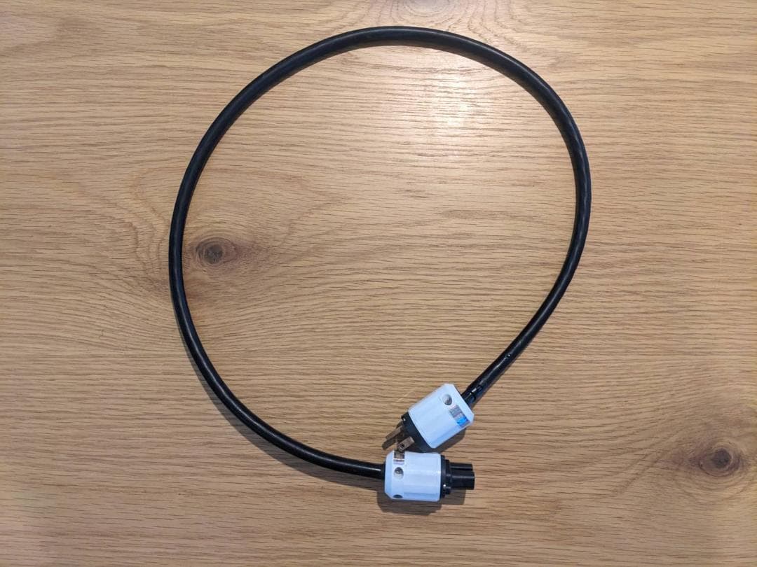 オヤイデ電気 BLACK MAMBA V2 とコネクター