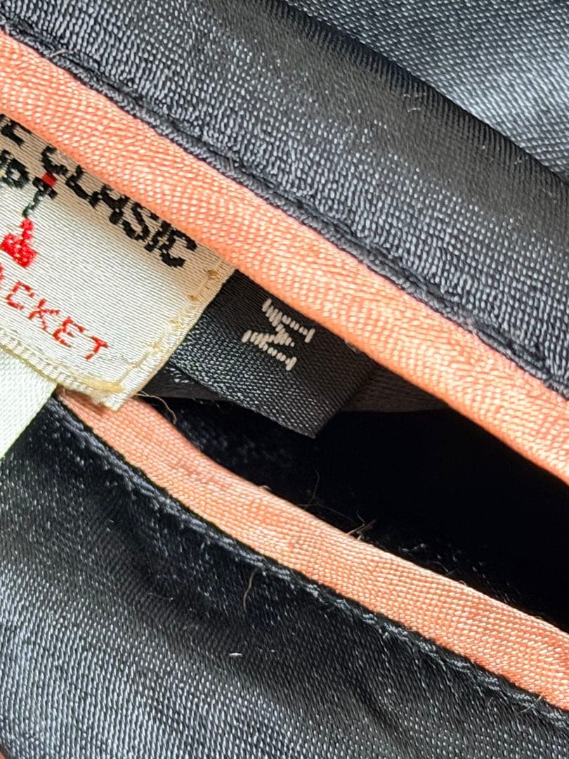 美品 ２面用 JAPANESE SCRIPT ライオン 日本限定 スカジャン