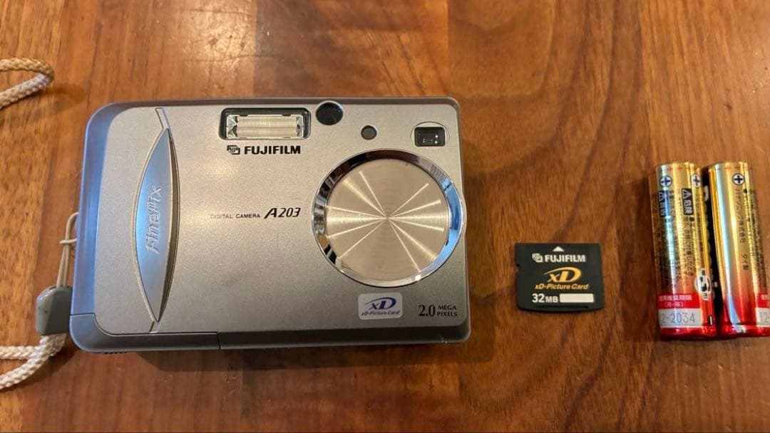 【動作確認済】FUJIFILM FinePix A203 オールドデジカメ 美品