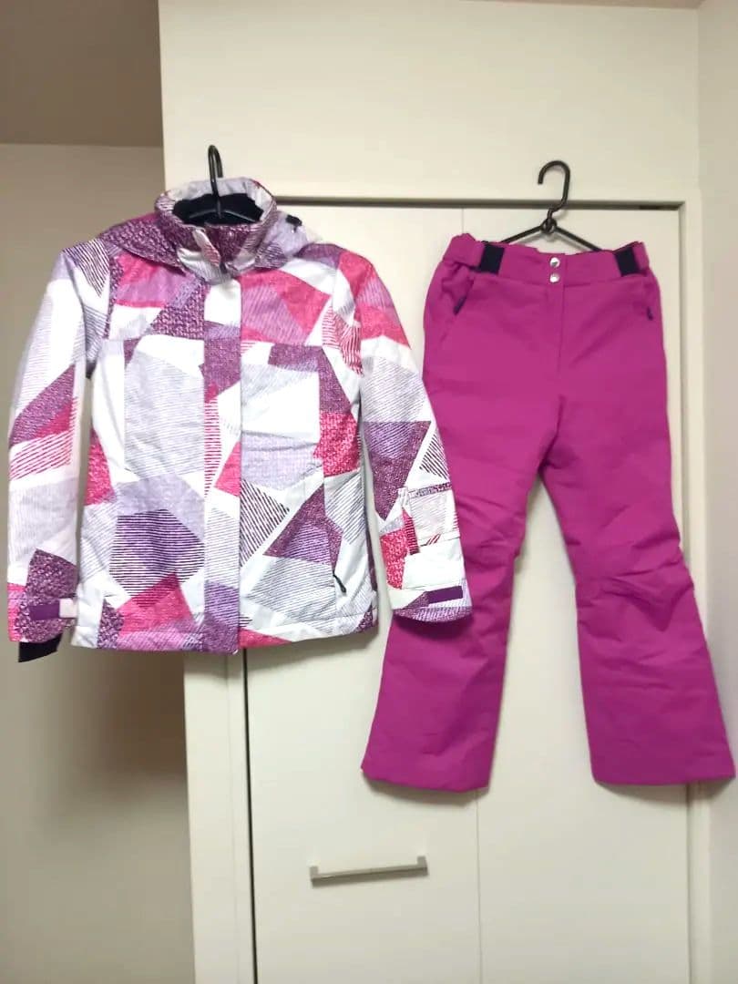 美品　ONYONE レディーススキーウェア　Sサイズ