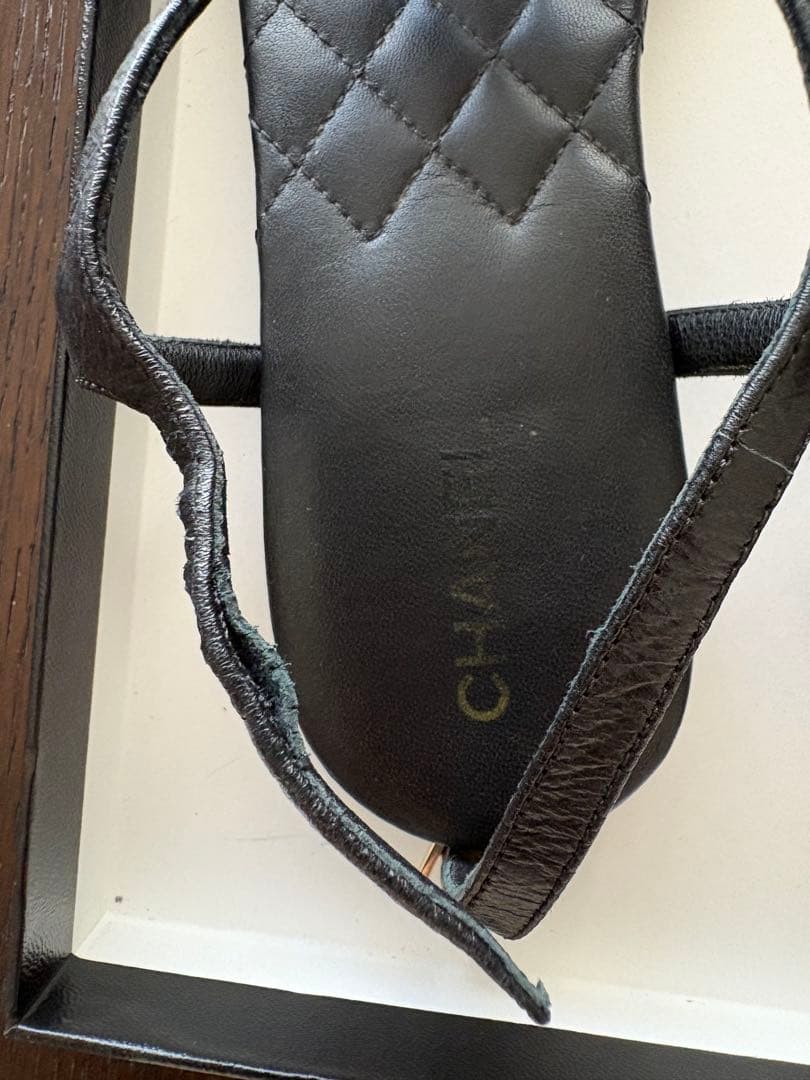 CHANEL キルティングサンダル 38.5 黒 ココマーク ゴールド