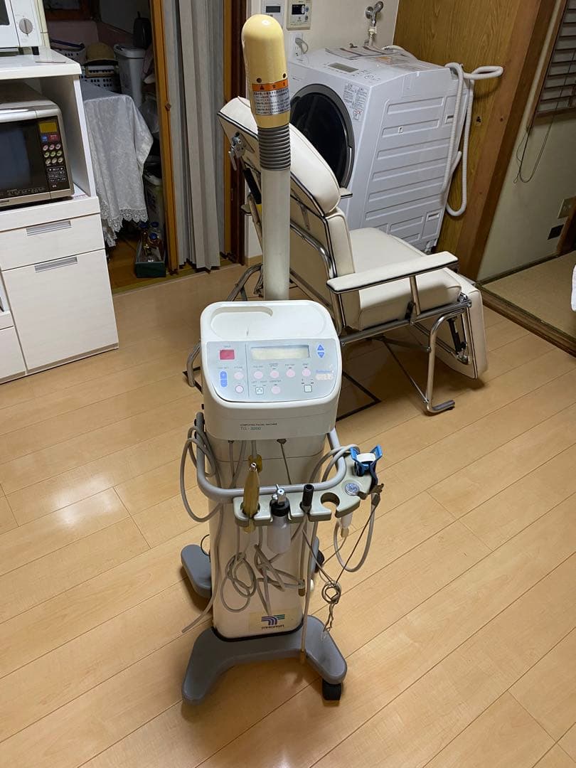 滝川株式会社エステジュールグラスTG-3200 直接引き取り、送付希望は相談