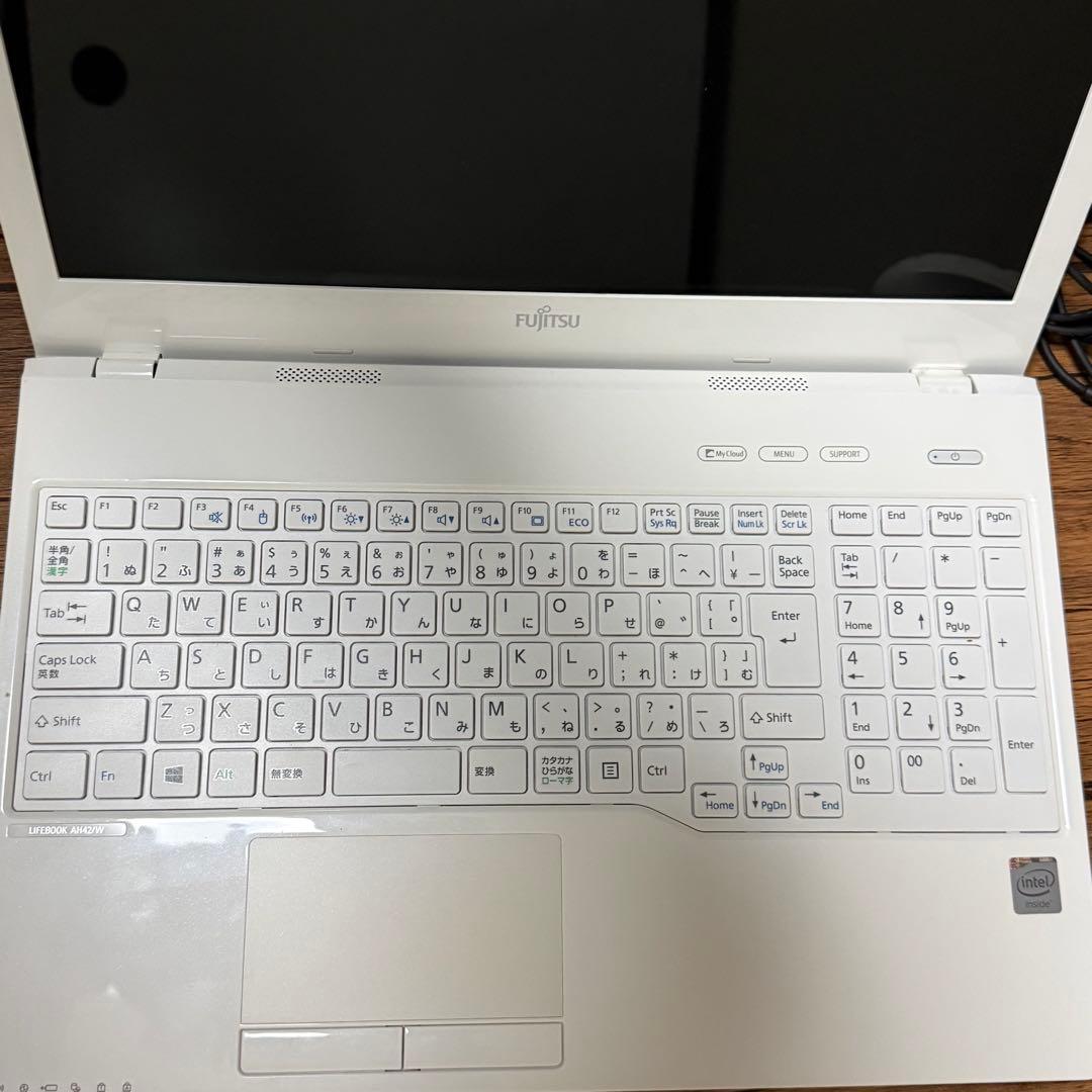 Fujitsu LIFEBOOK AH42/W ホワイト