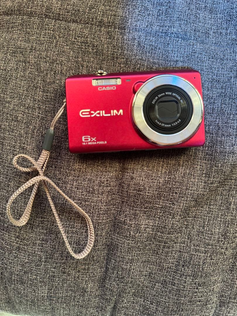 CASIO EXILIM 赤色 6倍ズーム コンパクトデジタルカメラ