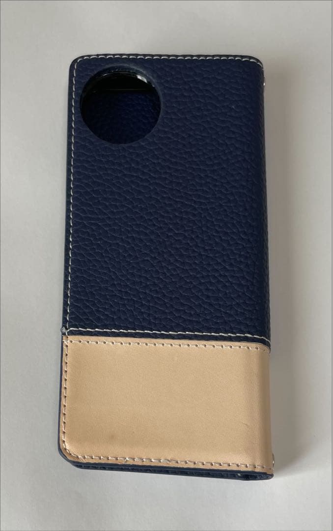 AQUOS wish5 SH-52F ホワイト 本体 スマホカバー付き