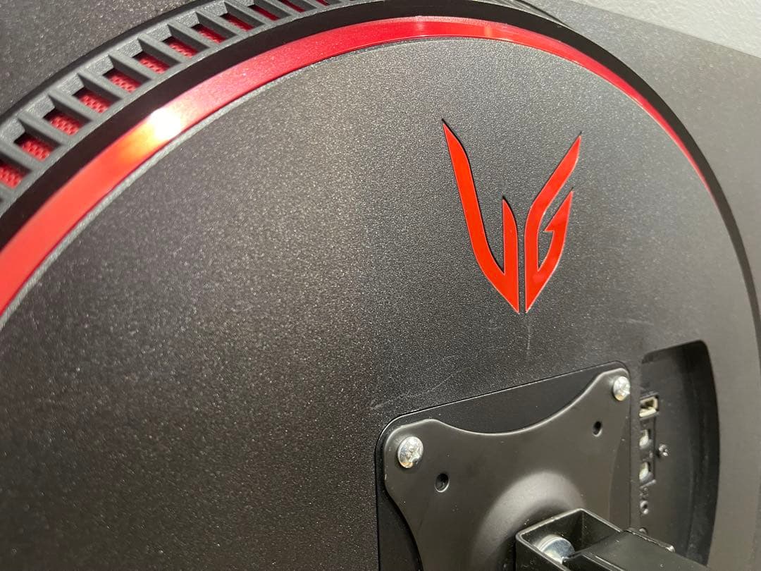 【美品】LG ゲーミングモニター UltraGear 31.5インチ