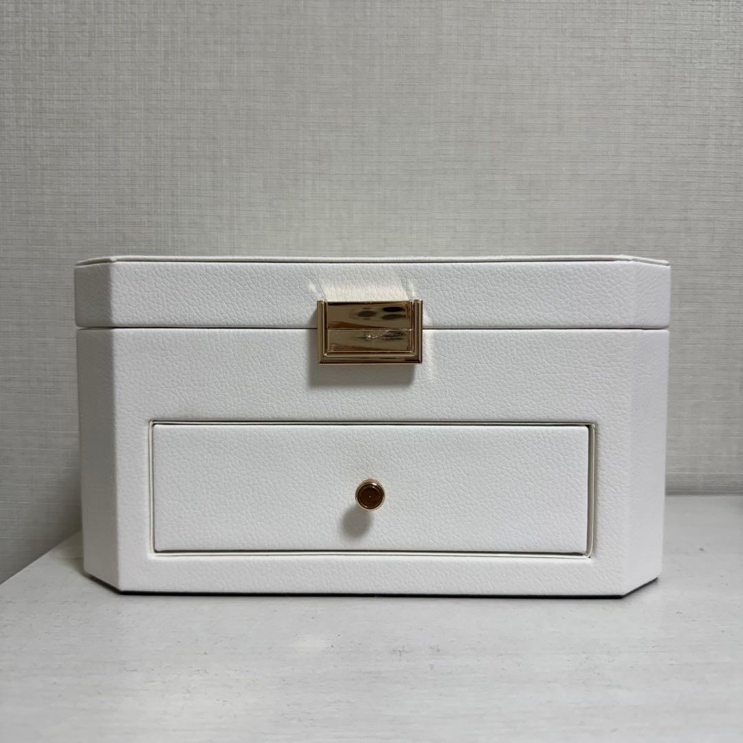 エパール　ジュエリーボックス　ホワイト×ゴールド