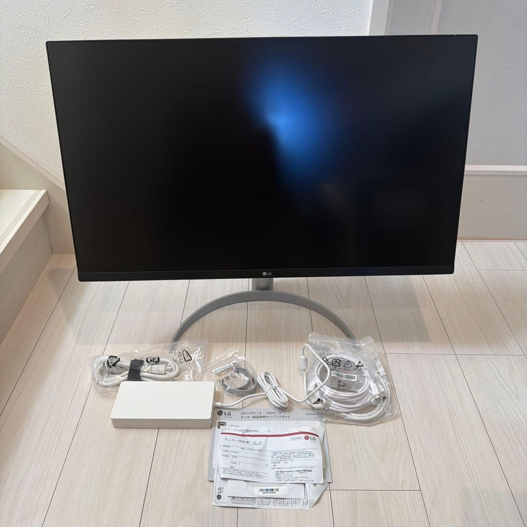 LG モニター 32UP550 本体 付属品あり　特注ケース付　31.5インチ