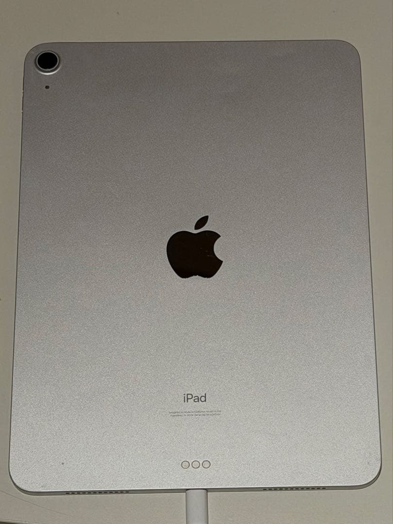 iPad Air (第4世代) シルバー 1 本体（透明ケース付き）