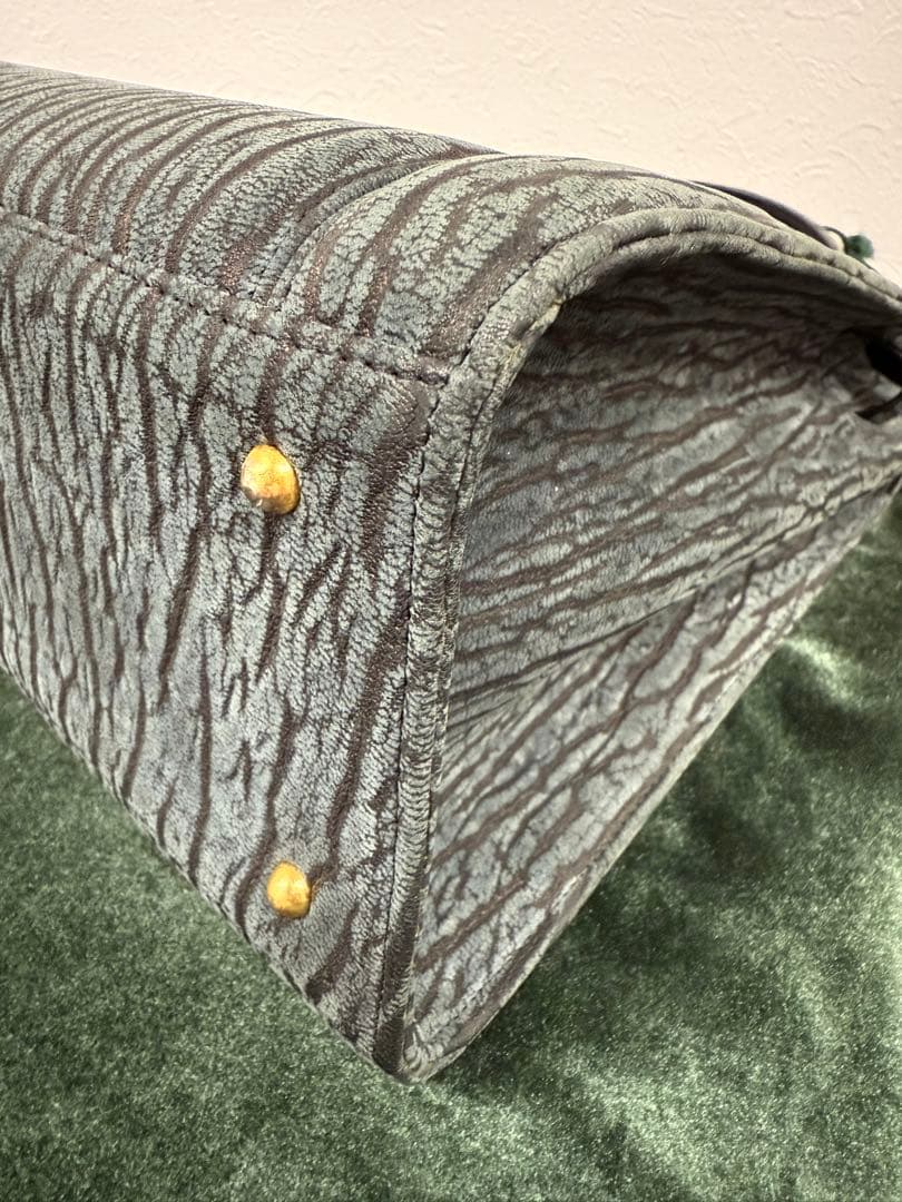 ★未使用級★ JRA認定 アザラシ本革 ハンドバッグ 鍵付き 高級感漂う逸品♪