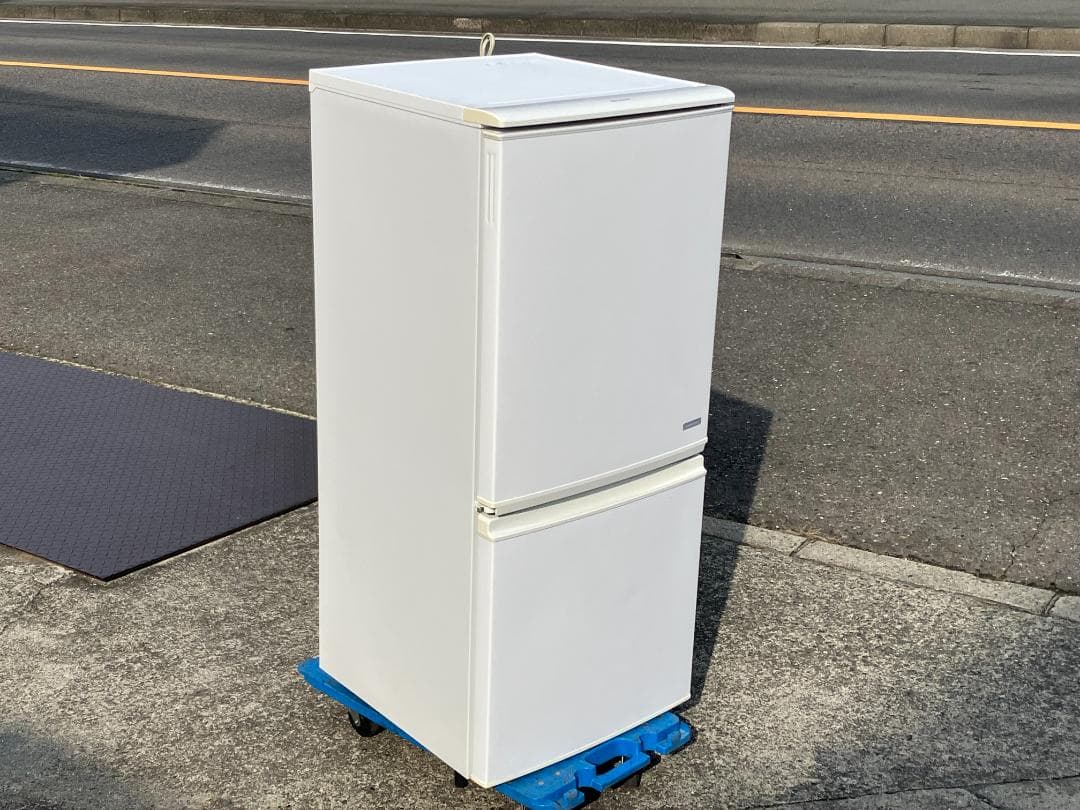 愛知岐阜/送料込★美品★シャープ 137L冷蔵庫 SJ-C14A-W 2015年