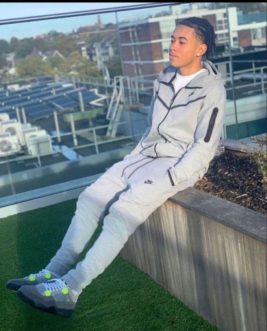 Nike グレー テックフリース上下セット