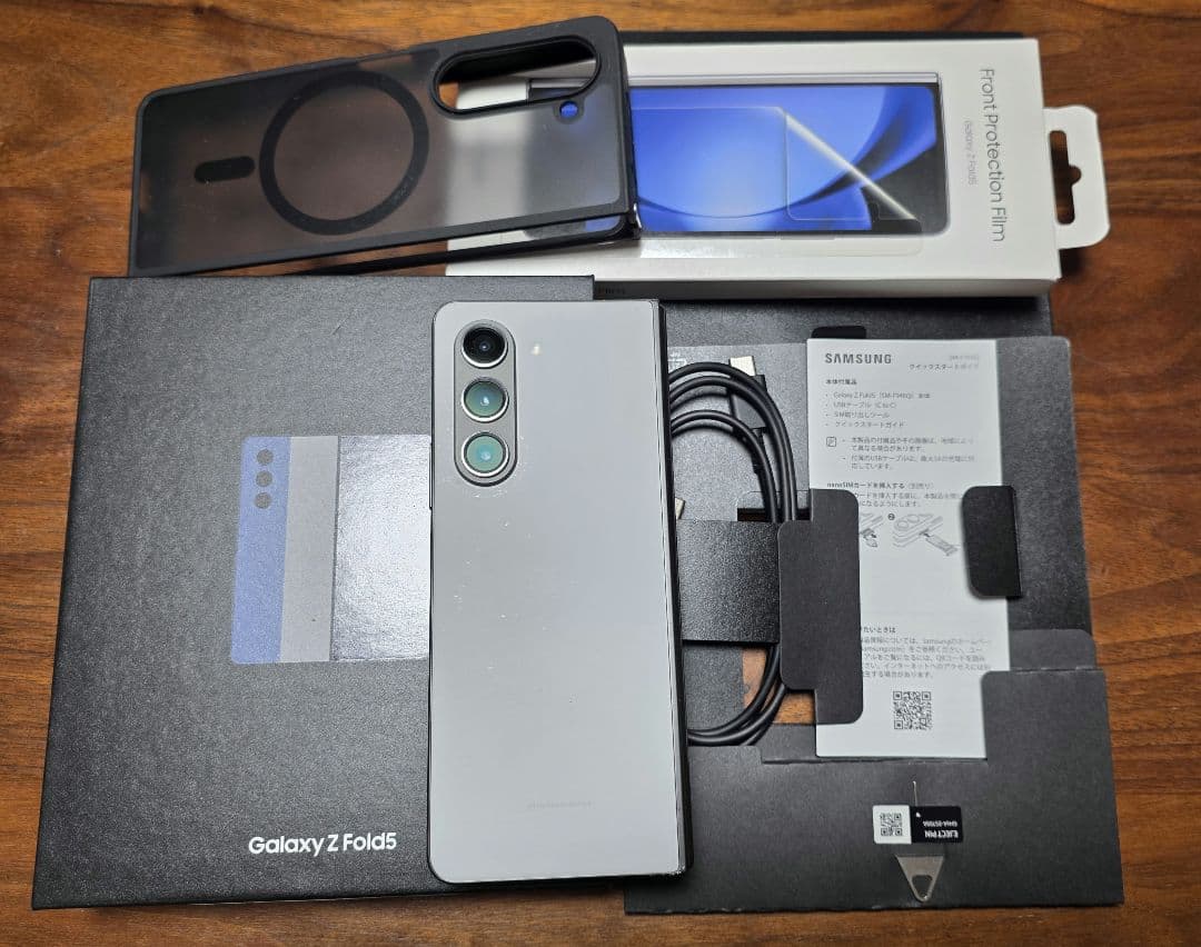 SAMSUNG Galaxy Z Fold 5 直販1TBモデル　オマケ付き