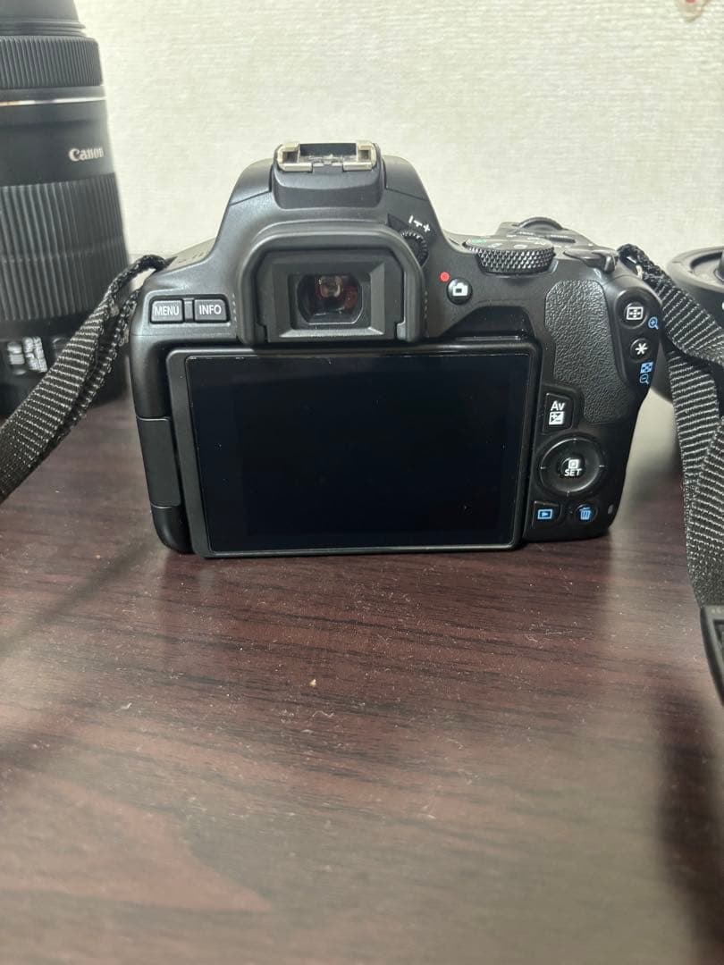 Canon EOS KissX10 ダブルズームキットEF50mmF1.8STM