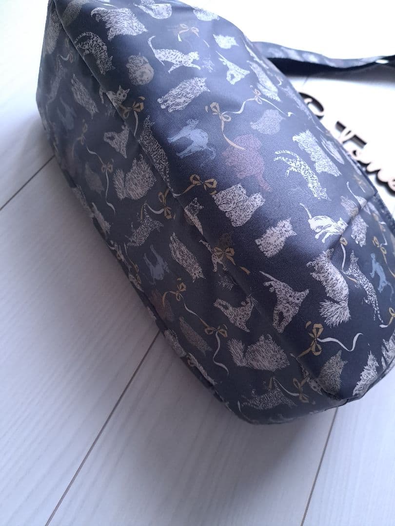 TopTop様　リバティ　コー・アンド・エイト)すみ黒地　横長ショルダー