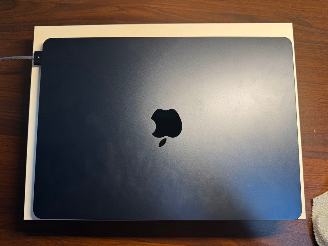 Apple MacBook Air 13インチ　M2 256 バッテリー100%