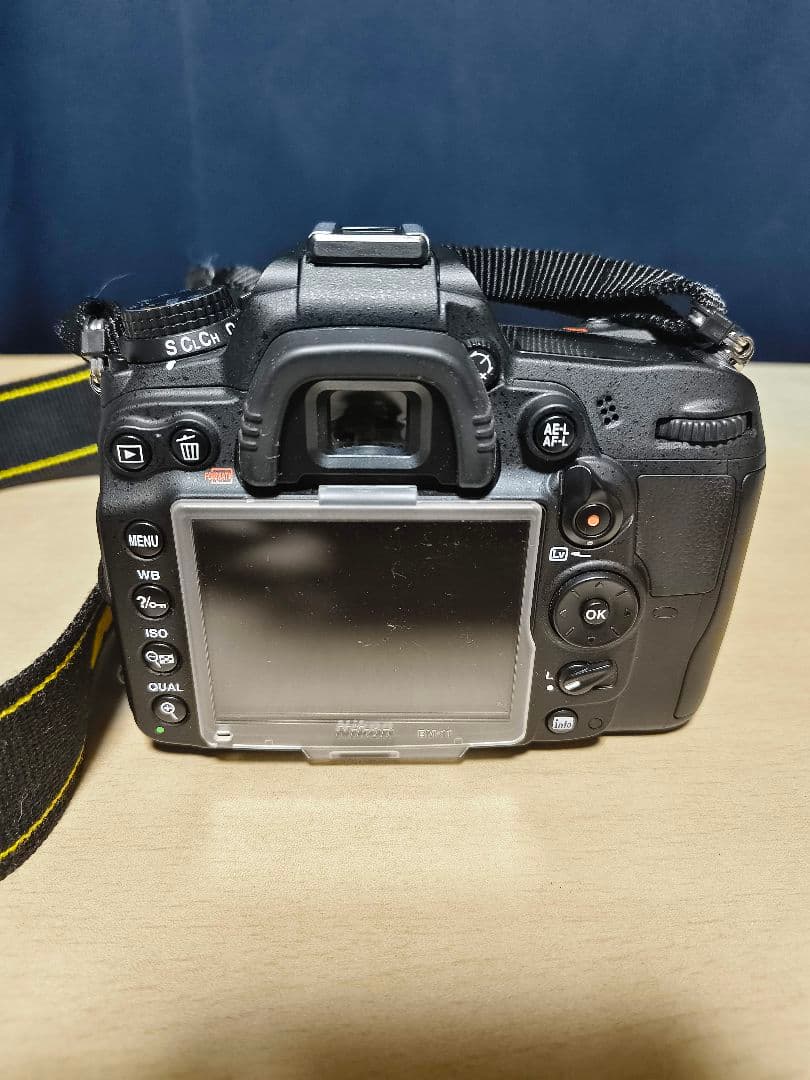 ニコン D7000 レンズキット 18-105mm 75-300mm