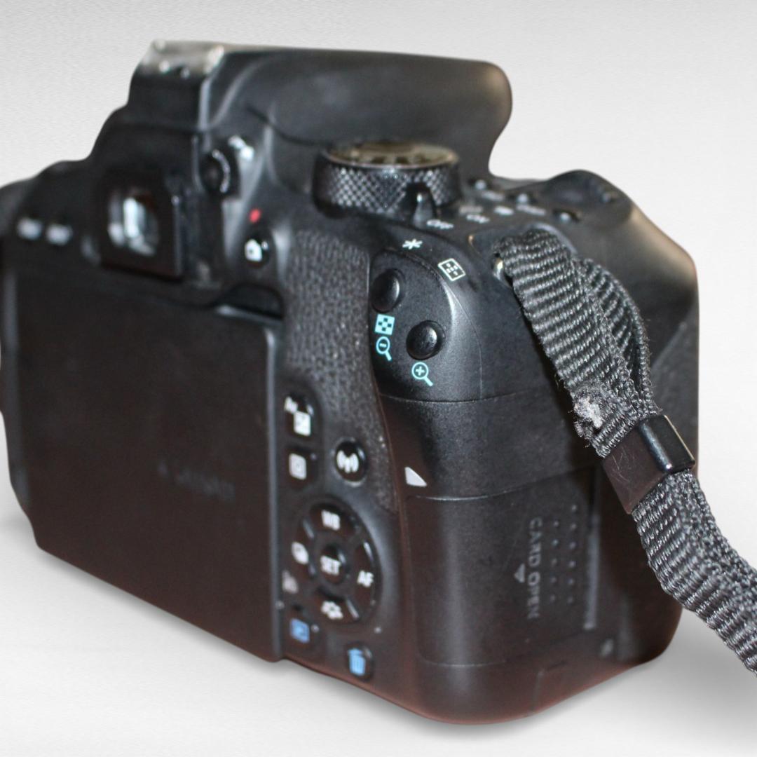 Canon キャノン EOS Kiss X9i レンズ付 2420万画素 動作品