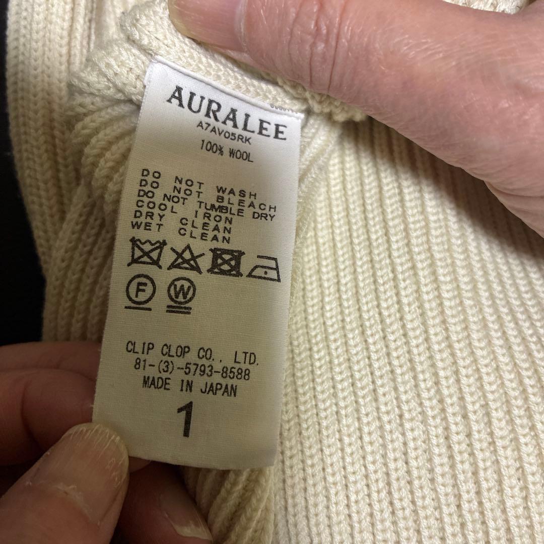 オーラリー　Vネック リブ編み ニット