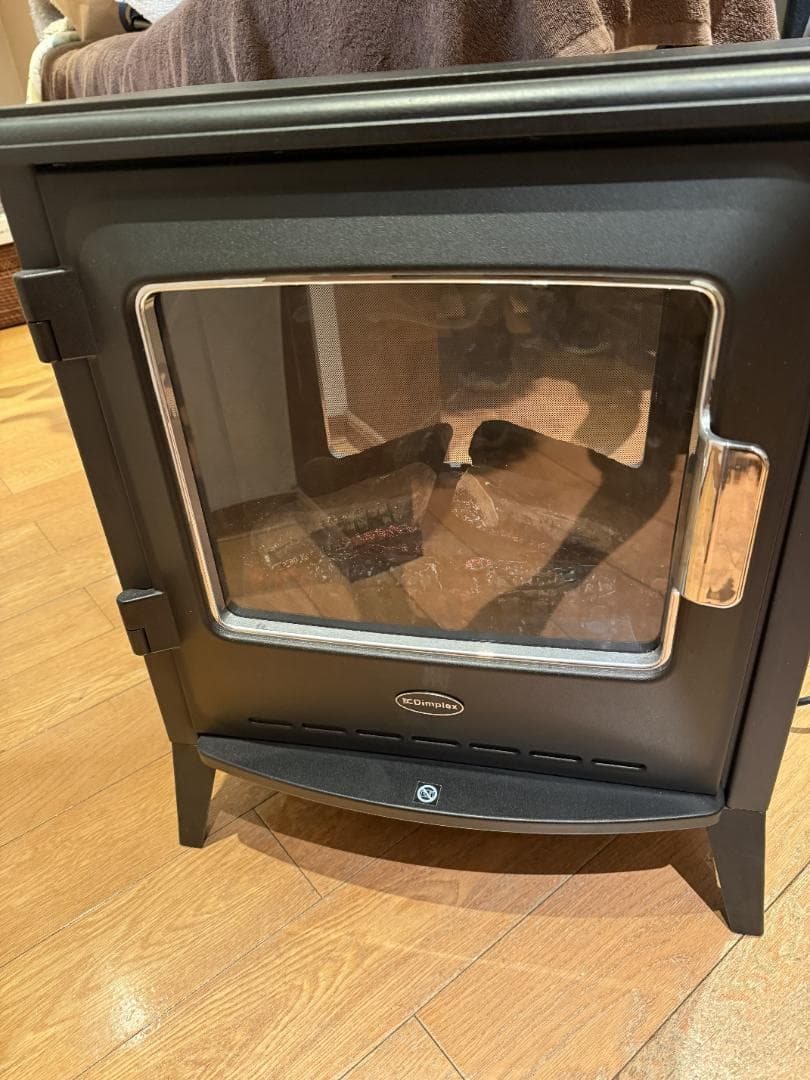 電気暖房ストーブ Lucia III 1200W