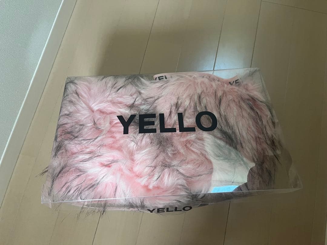 YELLO ピンクファーロングブーツ