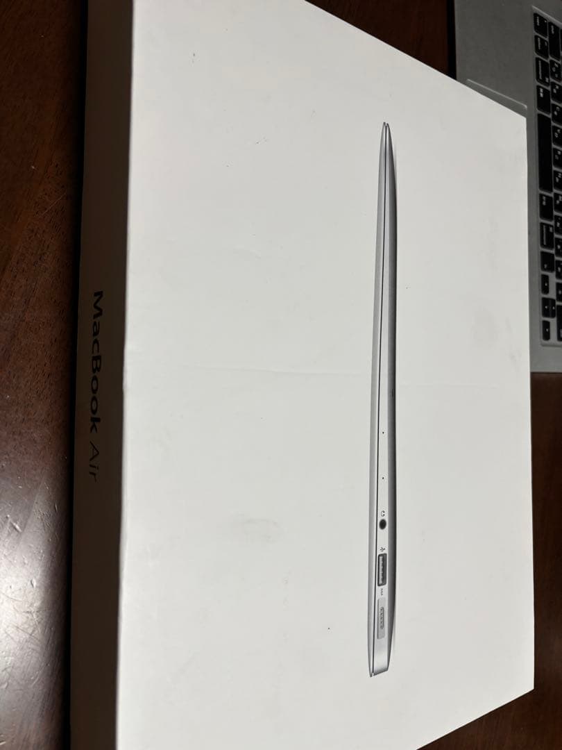 Apple MacBook Air 2013シルバー 13インチ本体