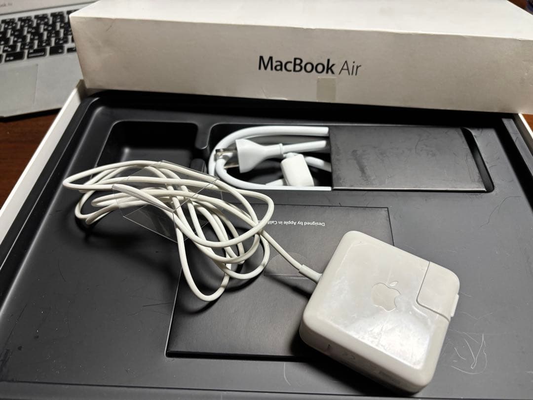 Apple MacBook Air 2013シルバー 13インチ本体