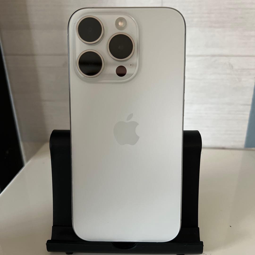 Apple iPhone15pro 256GB ホワイトチタニウム