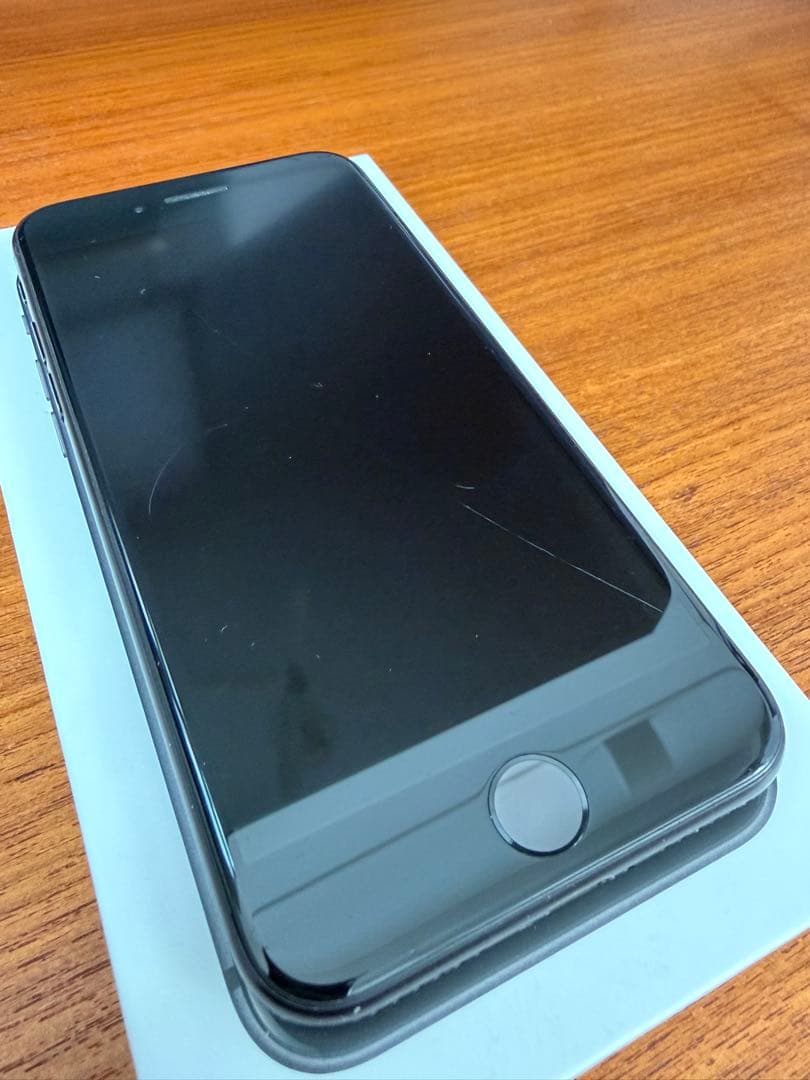 iPhone SE (第2世代) ブラック 箱、ケーブル付き