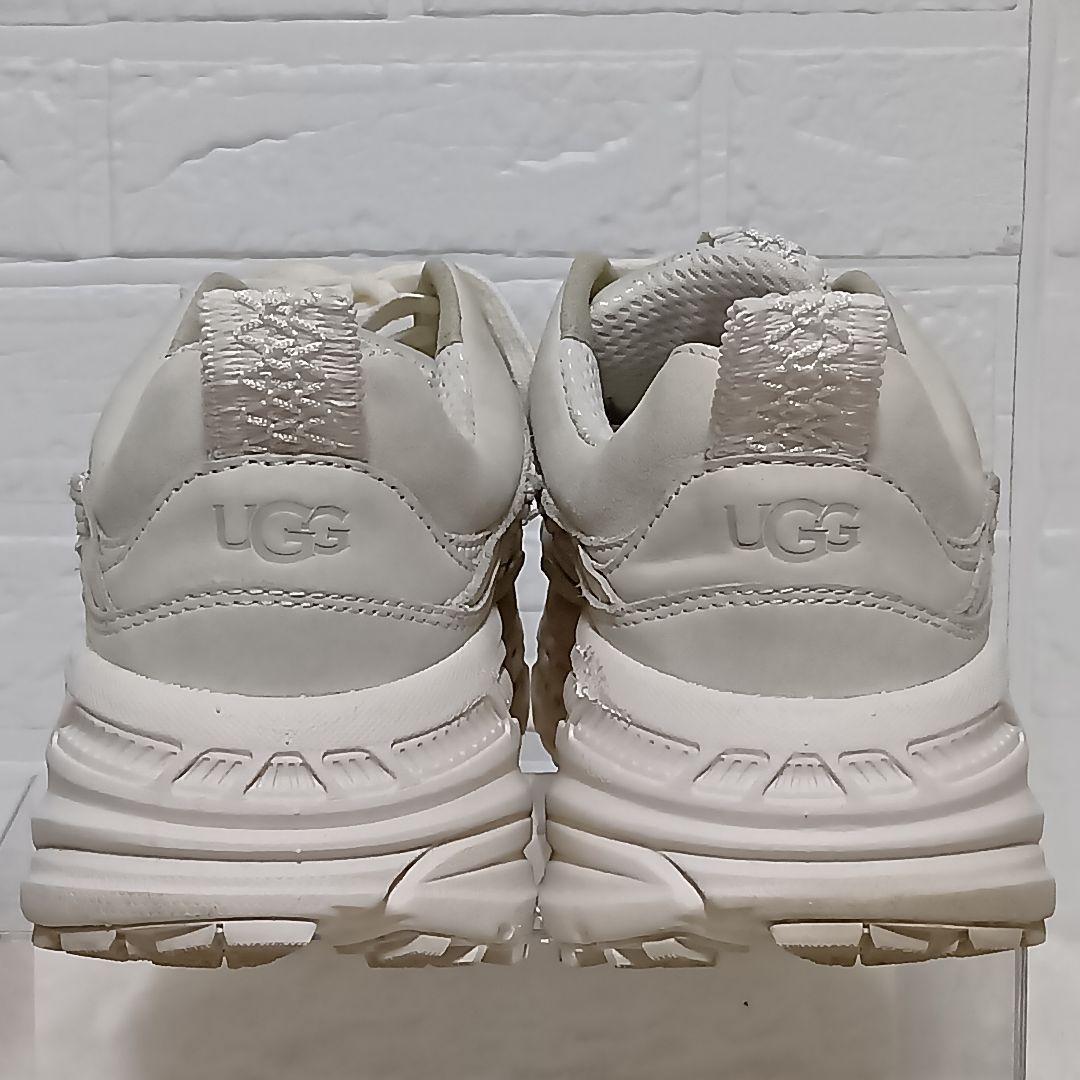 【即完売モデル】UGG CA805 厚底スニーカー 25.5cm ホワイト