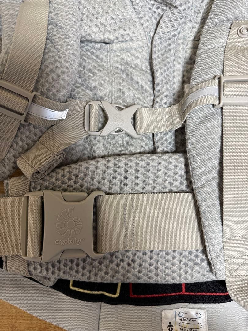 エルゴ オムニ ブリーズ Ergobaby omni breeze パールグレー
