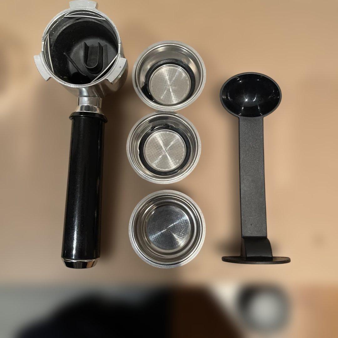 De'Longhi エスプレッソマシン シルバー/ブラック