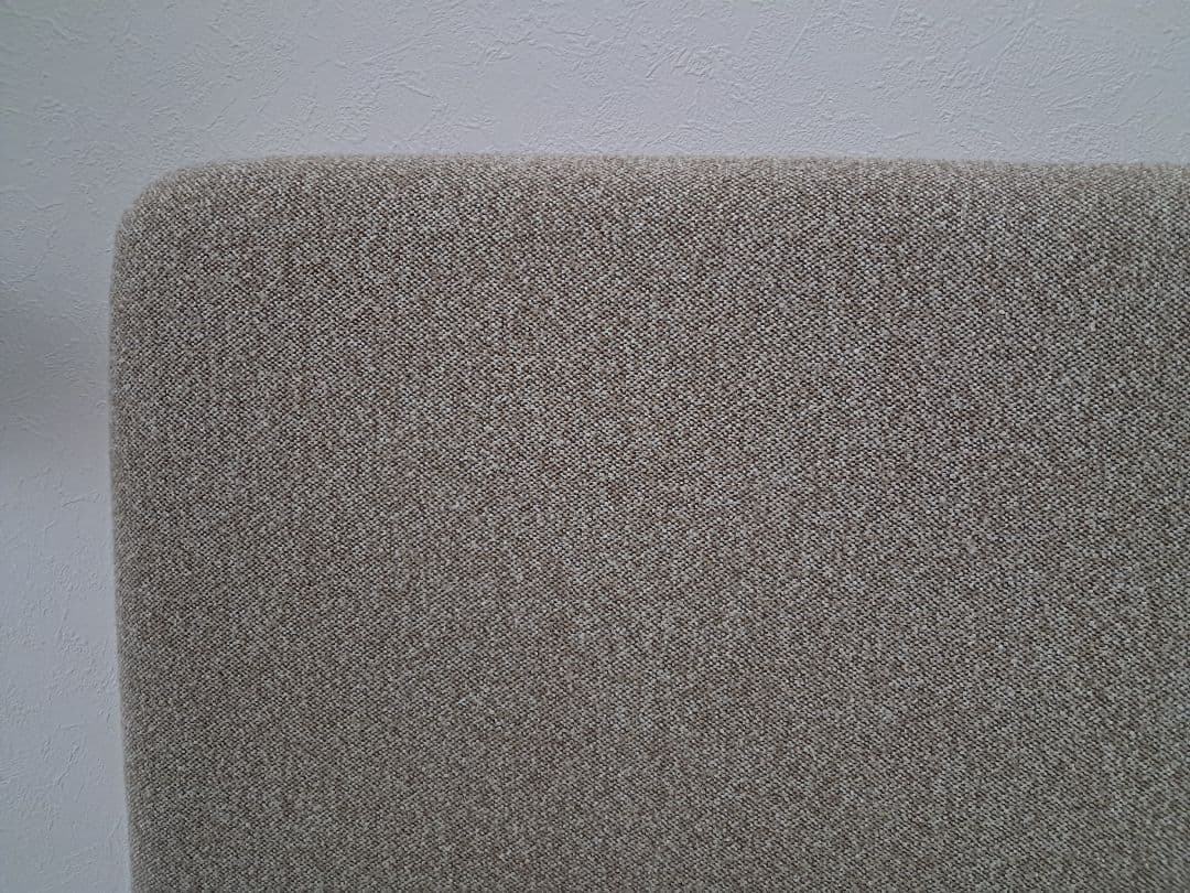 そこら辺のとある人 ベッドフレーム/ヘッドボード+脚付とマットレスセット