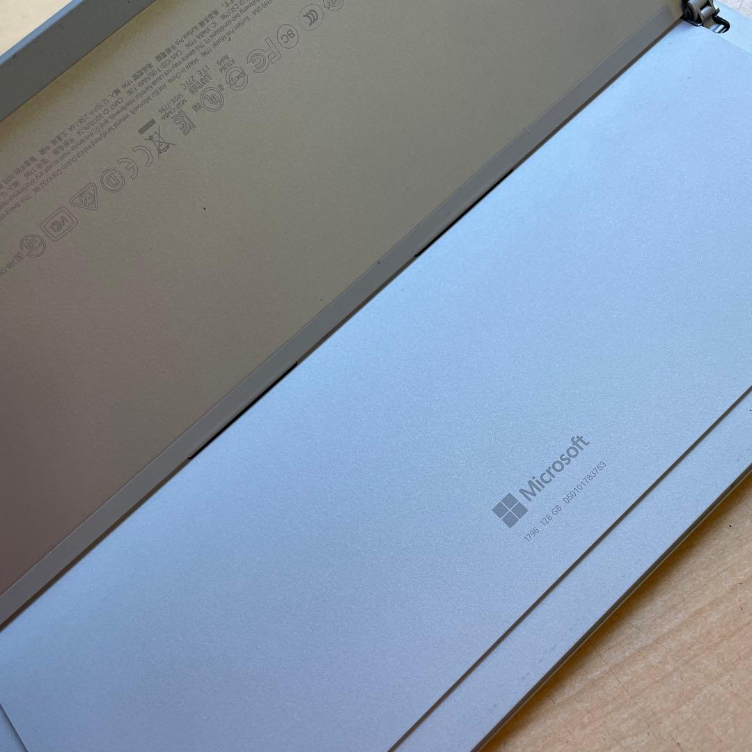 Surface Pro 5 1796 SSD128GB メモリー8GB 美品