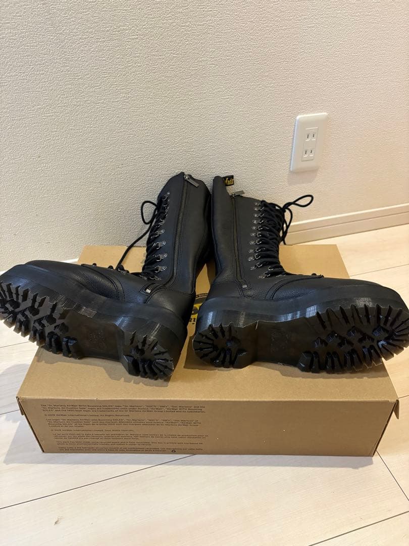 ⭐︎新品未使用⭐︎ドクターマーチンブラックロング編み上げブーツ厚底サイドジッパー付き