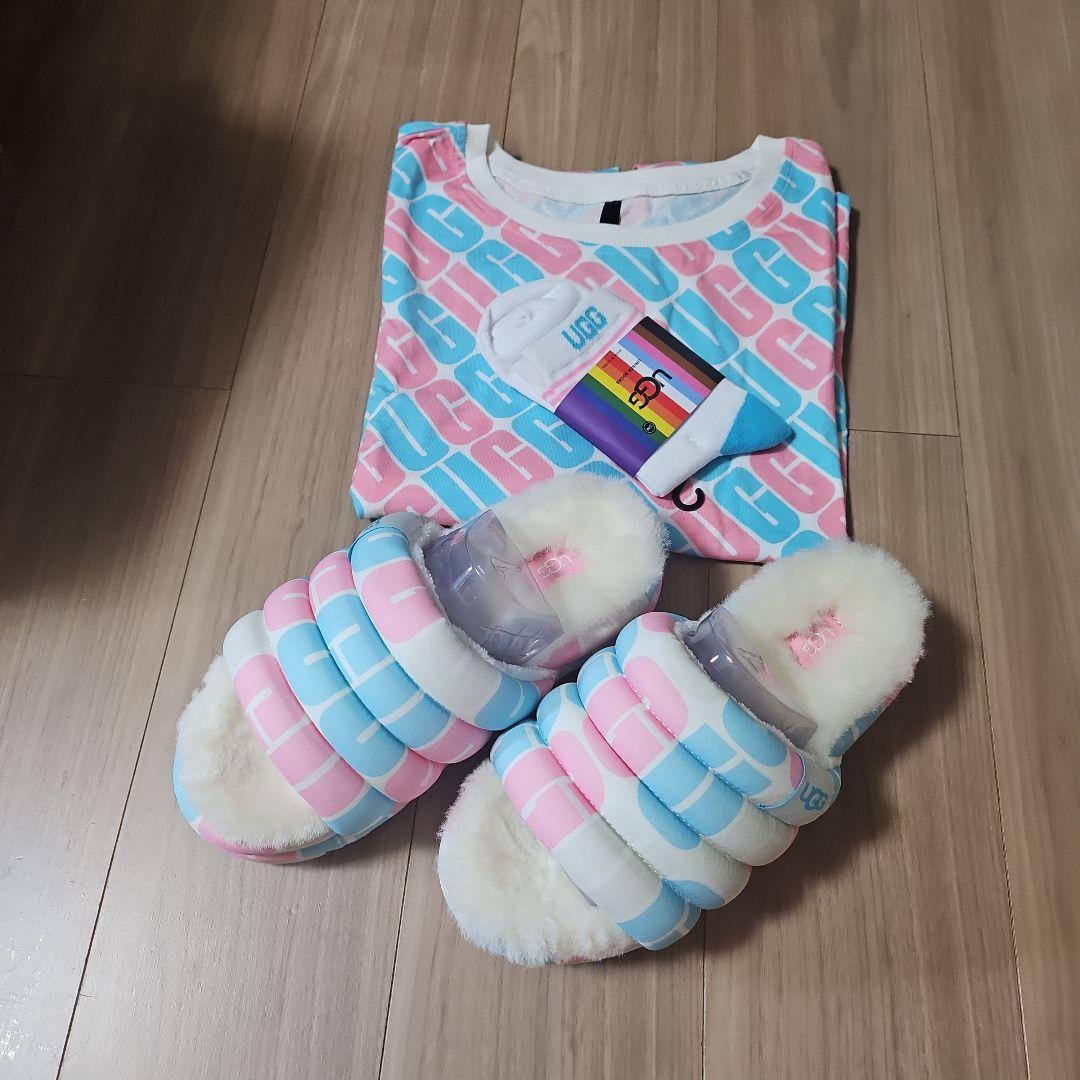 最終お値下げ　新品　UGG　厚底サンダル&Tシャツ&ソックス　3点セット
