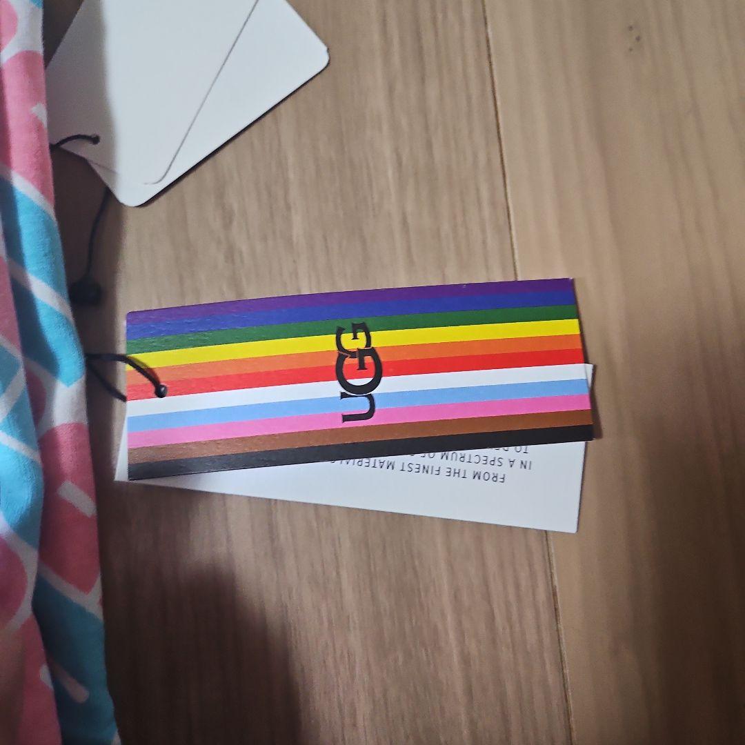 最終お値下げ　新品　UGG　厚底サンダル&Tシャツ&ソックス　3点セット