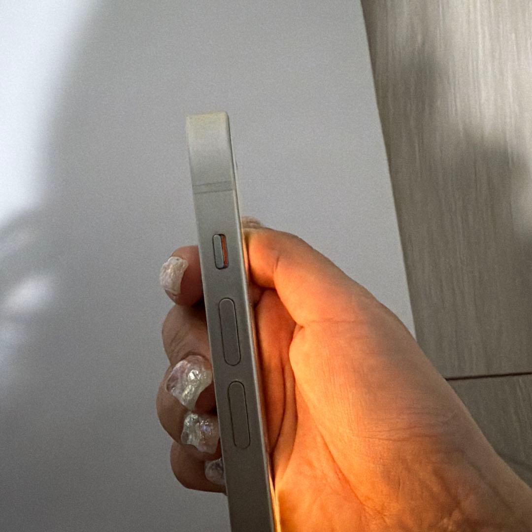 Apple iPhone 12 ホワイト 本体　64GB