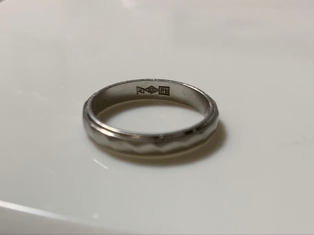プラチナ900リング（日付等刻印有り）